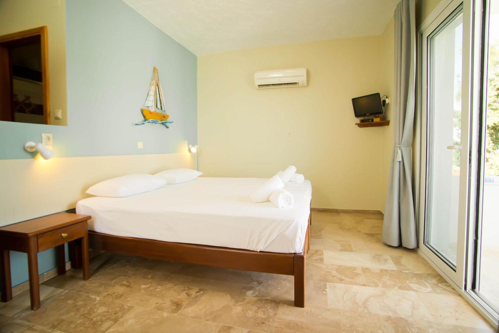 Acropolis Hotel มาซูรี ภายนอก รูปภาพ
