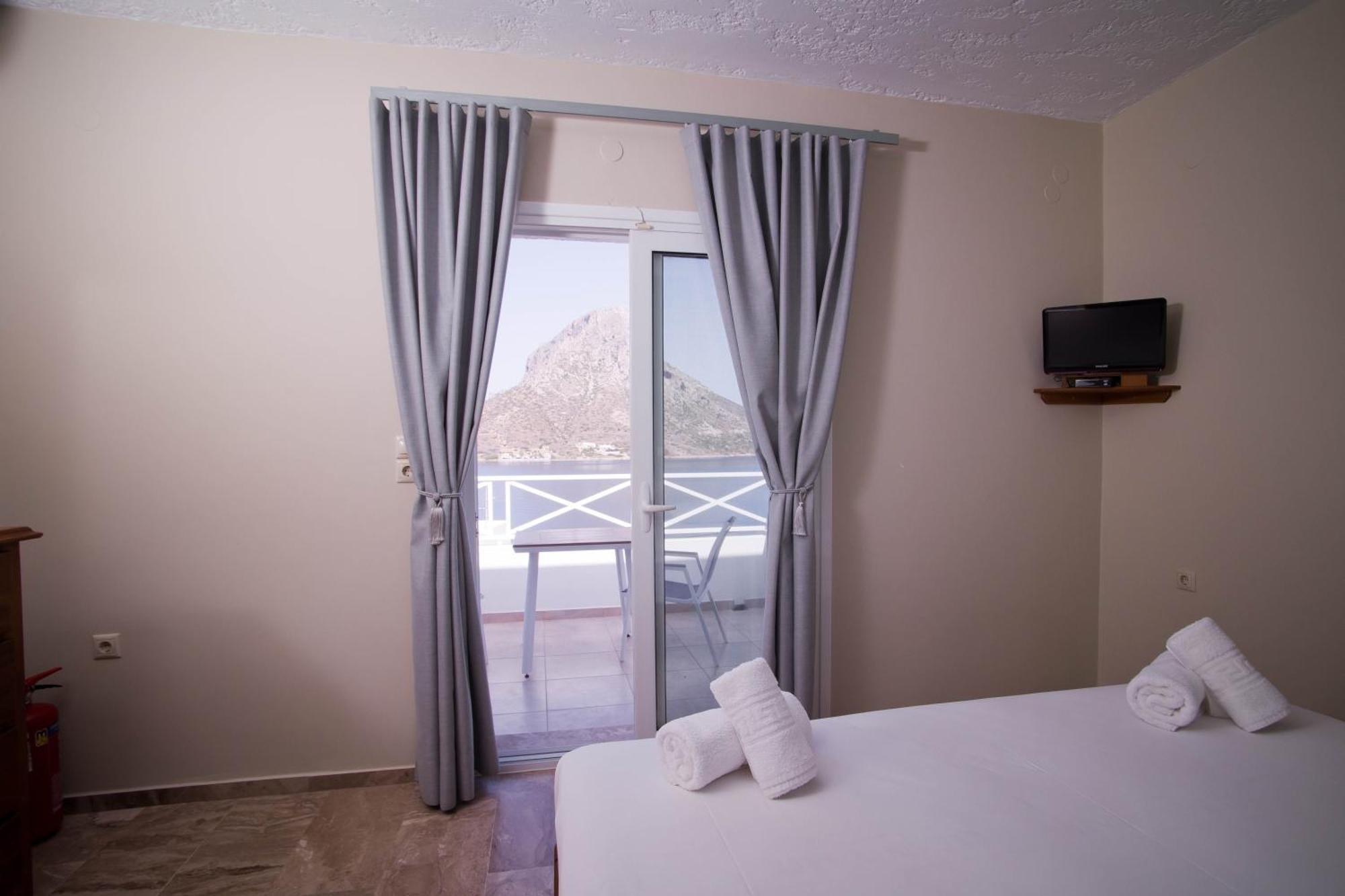 Acropolis Hotel มาซูรี ภายนอก รูปภาพ