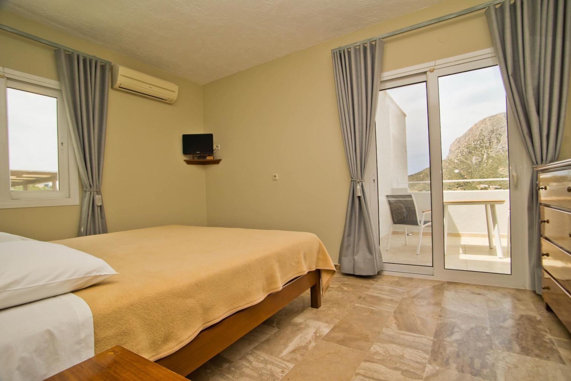 Acropolis Hotel มาซูรี ภายนอก รูปภาพ