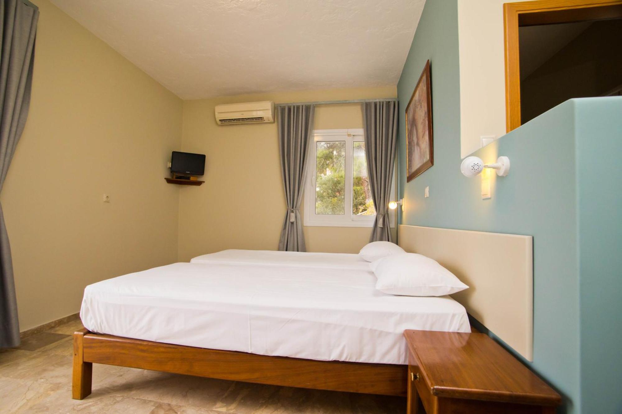 Acropolis Hotel มาซูรี ภายนอก รูปภาพ