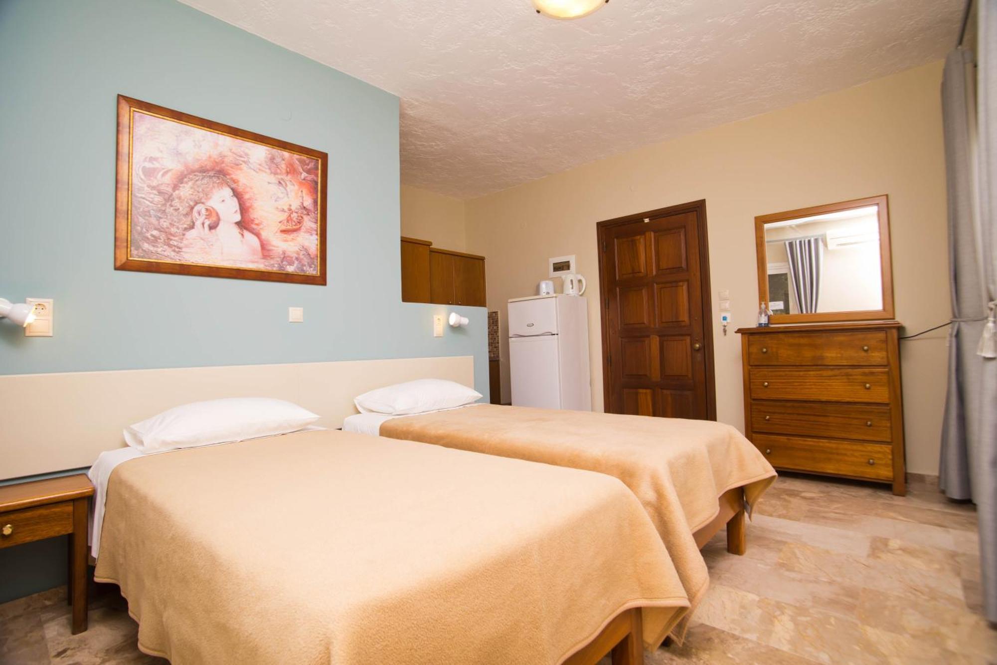 Acropolis Hotel มาซูรี ภายนอก รูปภาพ